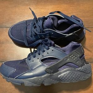 🔻PRICE DROP🔻Navy Blue Nikes